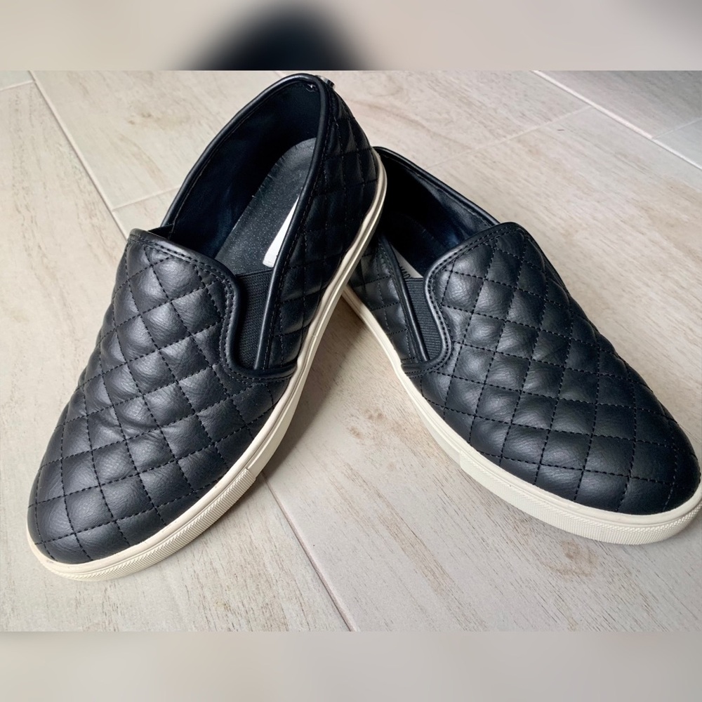 Steve Madden Black Quilted Sneaker
